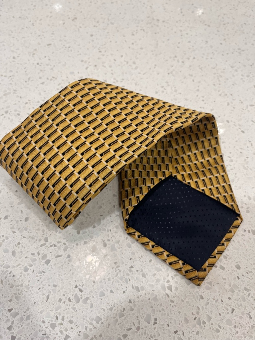 Men's Gold Geometric Pattern Tie - Classic Textured Finish